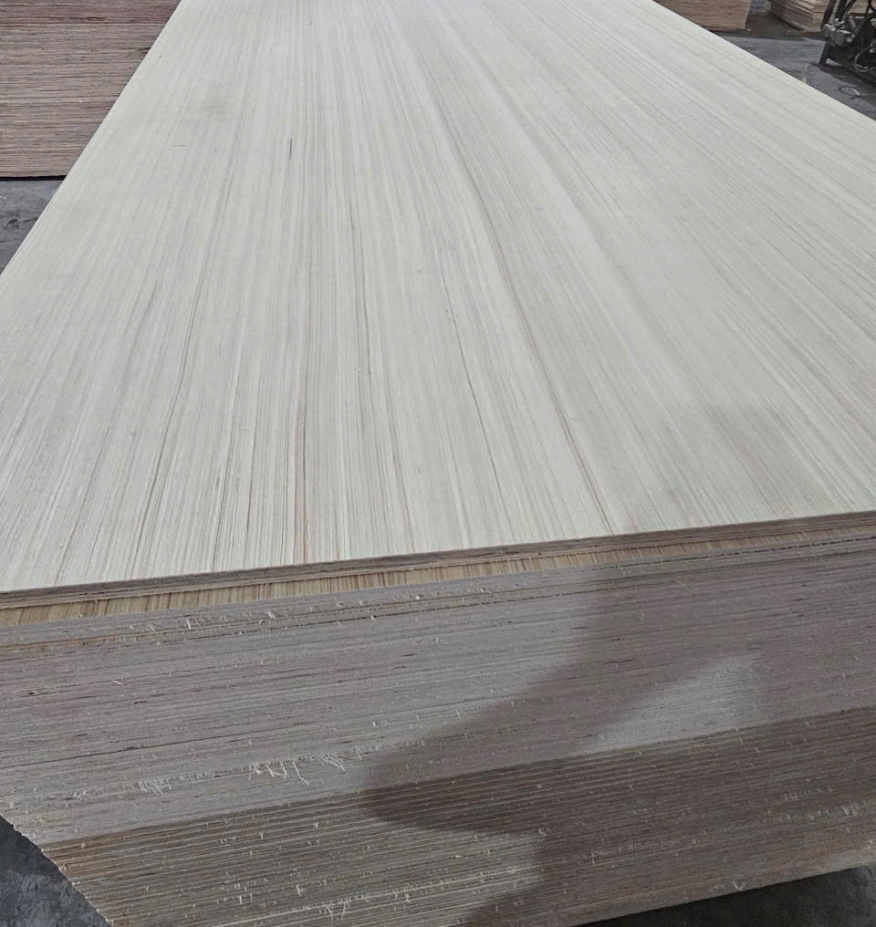 Ván ép mặt nhân tạo 4